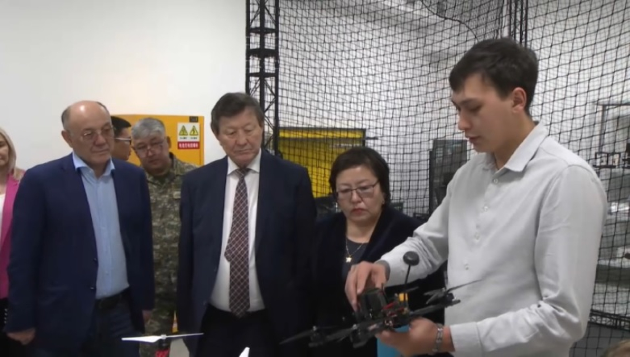 Лабораторию дронов открыли в Алматинском экономическом колледже