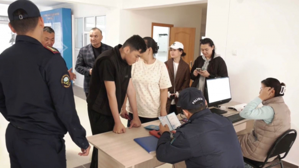 Еріктілер тынымсыз жұмыс істеп жатыр