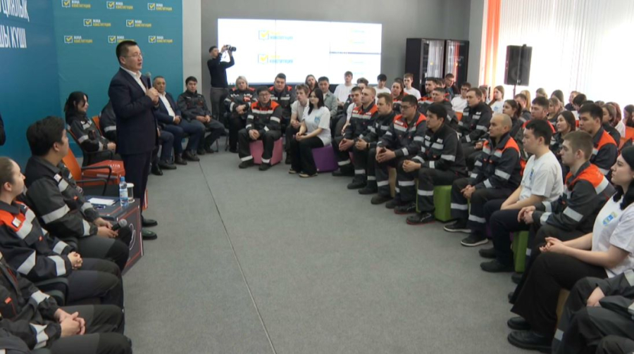 Проект новой Конституции обсудили с молодёжью Павлодарской области