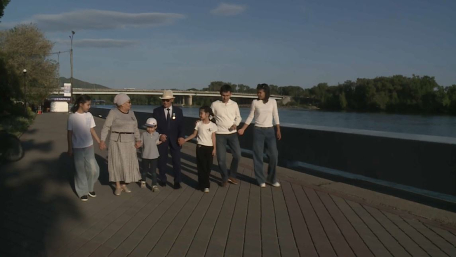 Өскемендік әскери отбасының бірлігі мен берекесі көпке үлгі