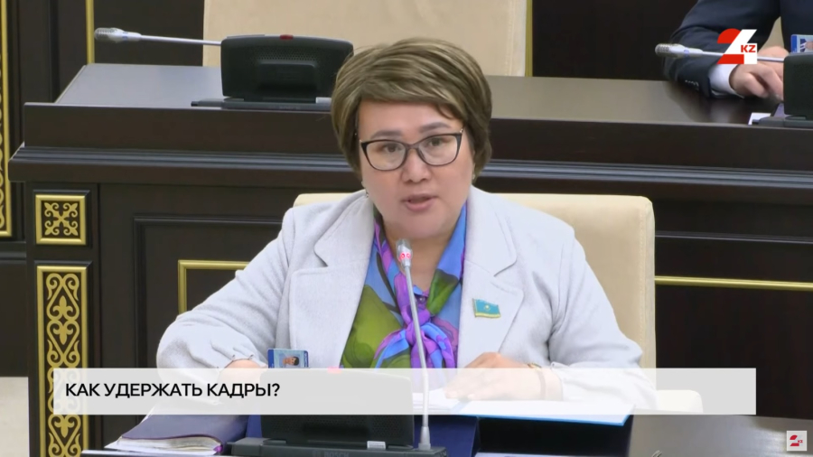 Молодёжь работает за копейки: сенатор требует пересмотра зарплаплат по госпрограммам