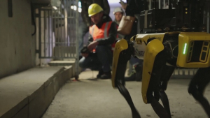 Собакоподобный робот помогает ремонтировать метро в Париже