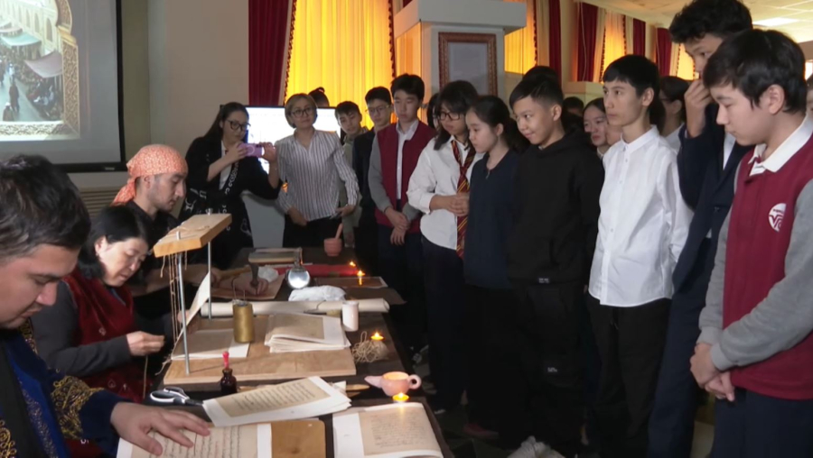 «Кітап - сарқылмас рухани қазына» атты ашық есік күні өтті