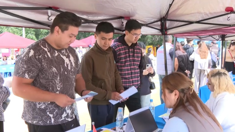 В Актобе с помощью ярмарок вакансий трудоустроили 427 человек