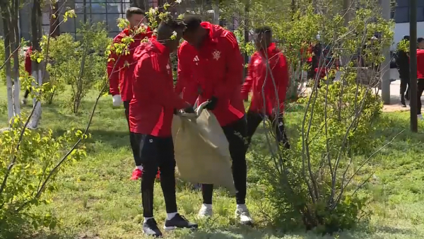 Акцию «Таза Қазақстан» поддержали игроки ФК «Актобе»