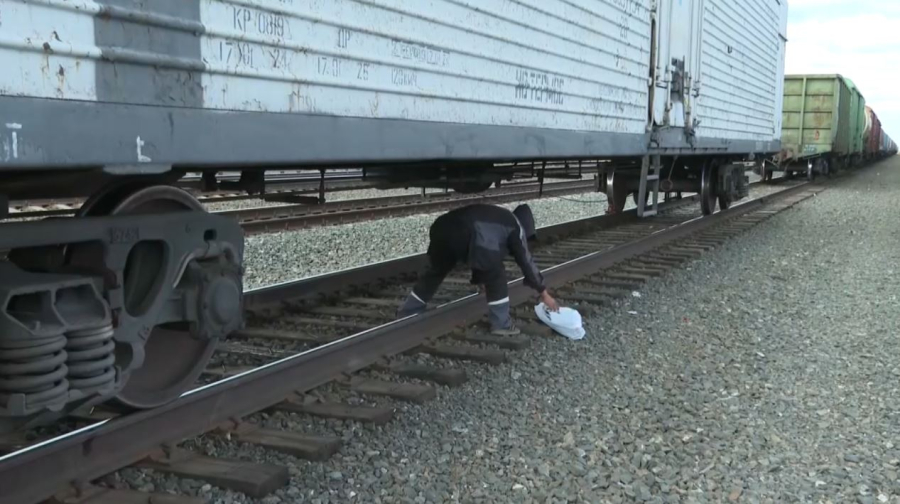 Надземный переход просят установить жители разъезда вблизи Актобе