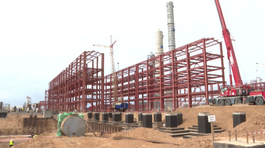 Атырауда газ өңдеу зауытының құрылысы қарқынды жүріп жатыр