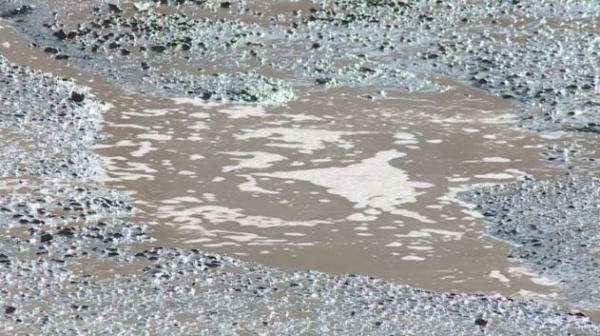 Асфальт «растаял» со снегом: жители Темиртау жалуются на состояние дорог