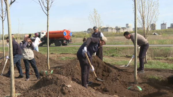 Госсоветник принял участие в акции «Таза Қазақстан»