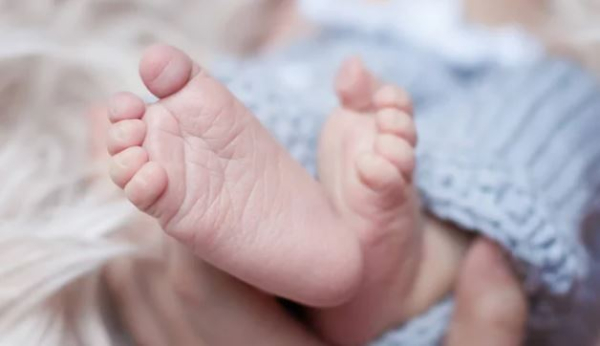 Женщине с тяжелой анемией помогли родить ребенка в Алматы