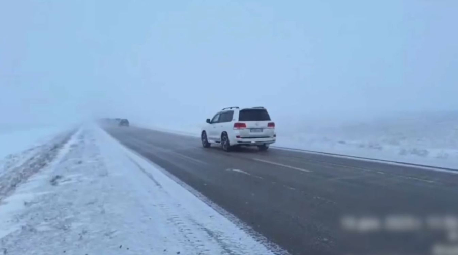 Астанада жел ұйытқып, қар борап тұр