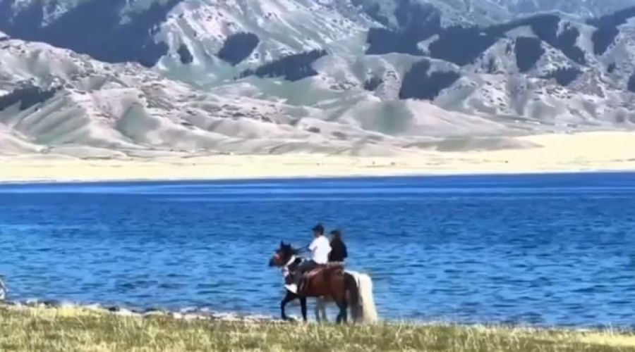 Қытайдан атпен шыққан ерлі-зайыптылар Алматы іргесіне жетті