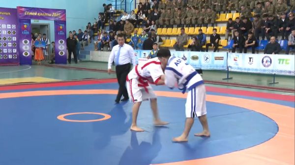 Семейде Ұлттық ұланда қазақ күресінен чемпионат өтті