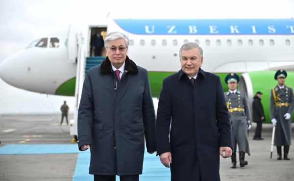 Өзбекстан Президенті Қазақстанға жұмыс сапарымен келді