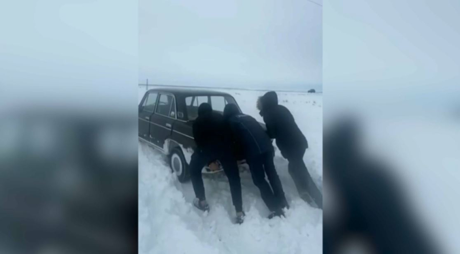 Арыста қар қалың түсті