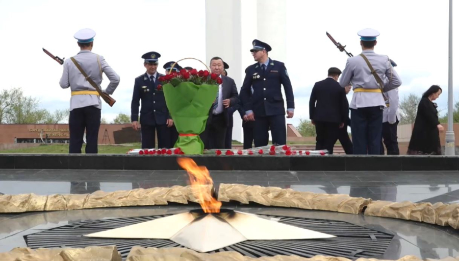 БҚО-да генералдар соғыста қаза тапқандардың рухына тағзым етті