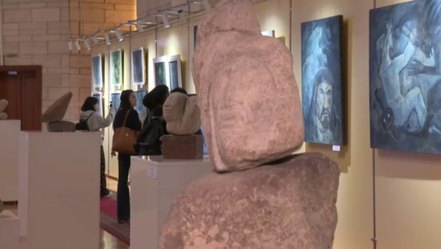 Персональная выставка Кали Кораласбаева открылась в Алматы