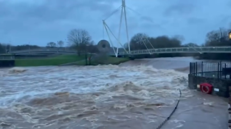 Шторм «Чандра» вызвал наводнения в Великобритании