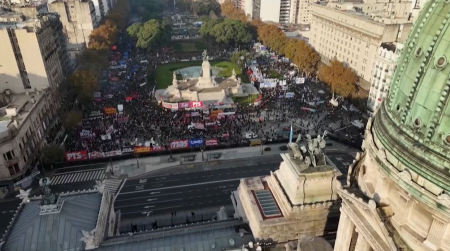 Массовые протесты пенсионеров прошли в Аргентине