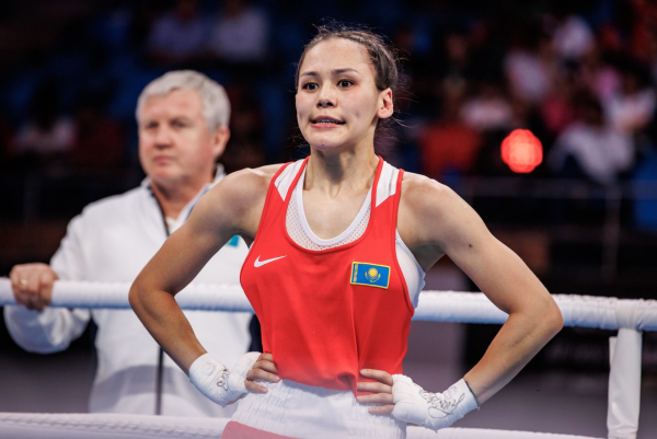 Алуа Балкибекова впервые выиграла чемпионат мира по боксу