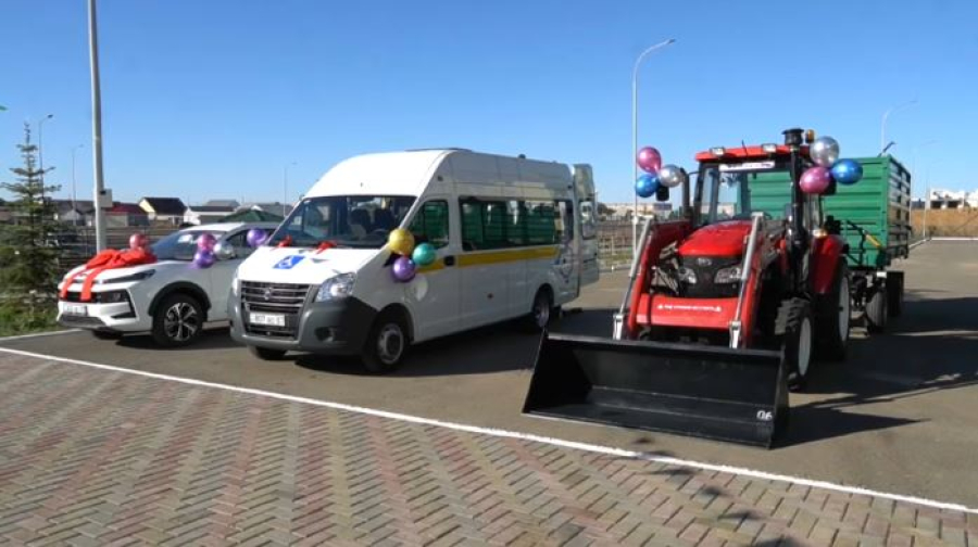 Реабилитационный центр в Уральске получил новый транспорт