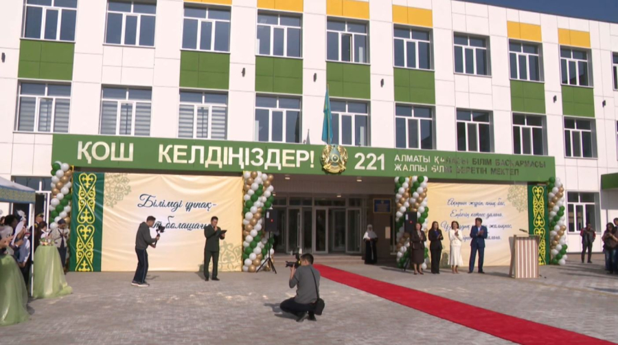 Алматыда Республика күніне орай төрт мектеп ашылды