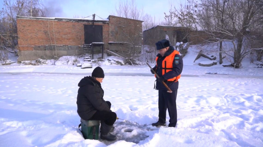 В ВКО привлекают к ответственности за выход на лед в опасных местах