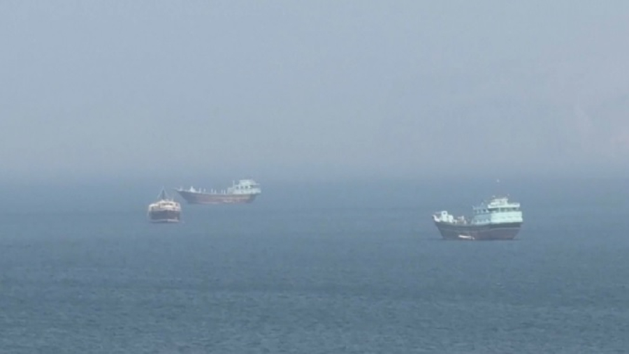 СМИ: 90 судов пересекли Ормуз с начала войны