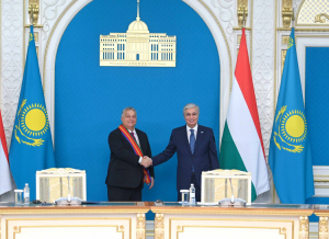 Президент наградил премьер-министра Венгрии орденом «Достық» I степени