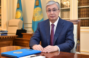 Глава государства поздравил казахстанцев с Днем знаний