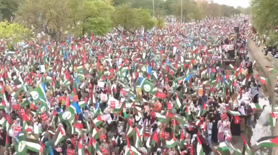 Тысячи пакистанцев вышли на протесты в знак солидарности с жителями Газы