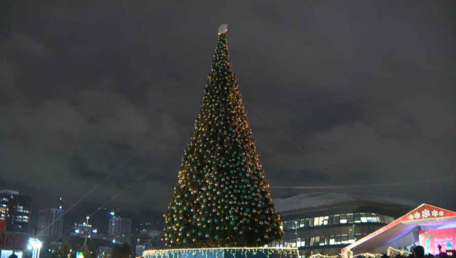 Астананың Есіл ауданында шырша шамы жағылды
