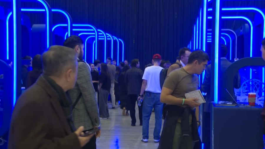 Разработчики продолжают продвигать национальный мессенджер Aitu