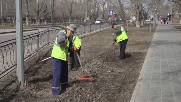 Қарағандыда Құрылысшылар даңғылы қоқыстан тазартылды