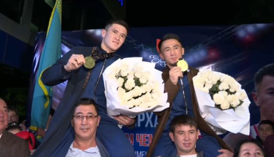 Шымкенттіктер әлем чемпиондарын қарсы алды