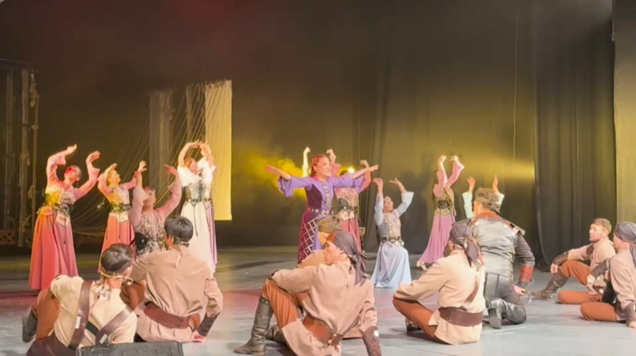 Елордалық «Жастар театры» Ташкент төрінде өнер көрсетті