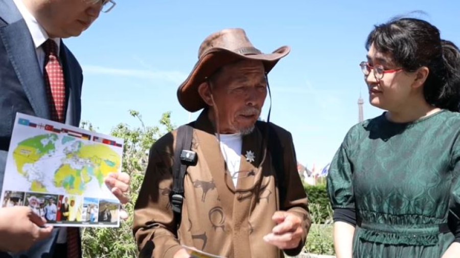 Аксакал из Ұлытау дошёл до Парижа