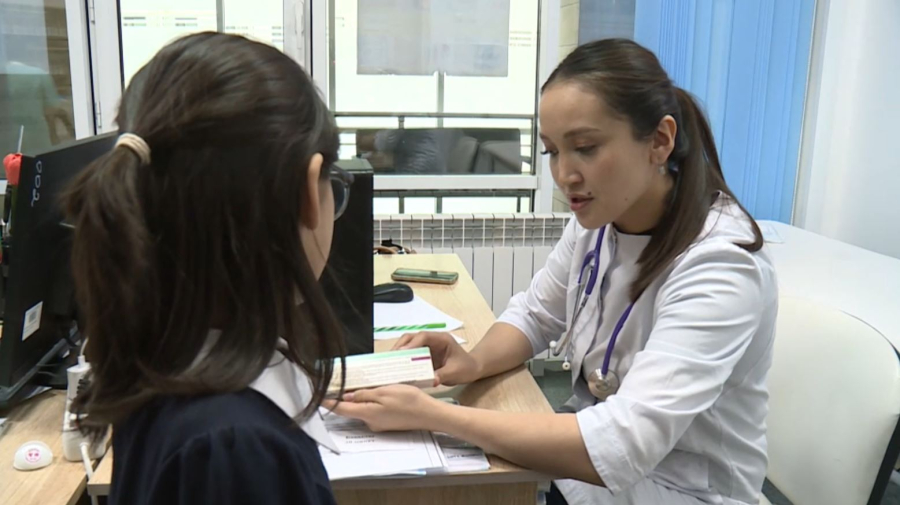 Вакцинация девочек от ВПЧ продолжается в Казахстане
