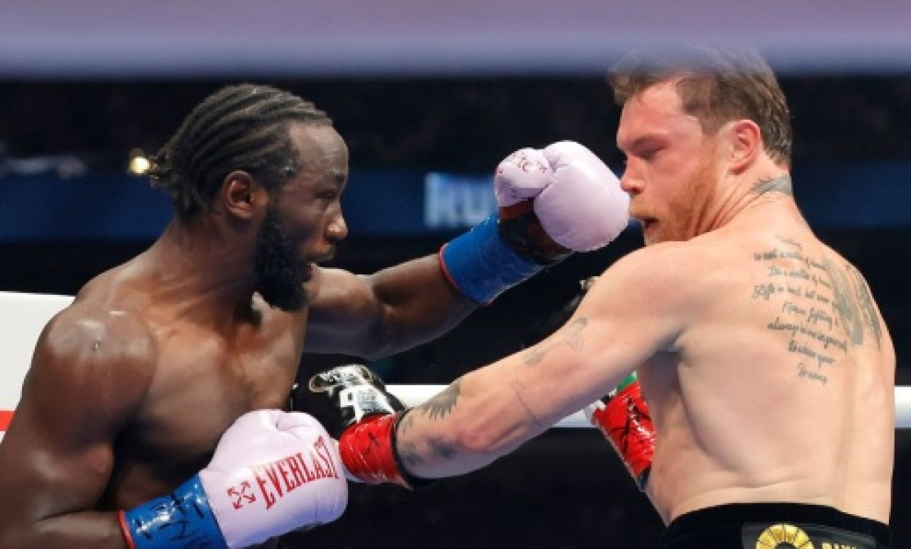 Кроуфорд победил «Канело» в бою за «абсолют»