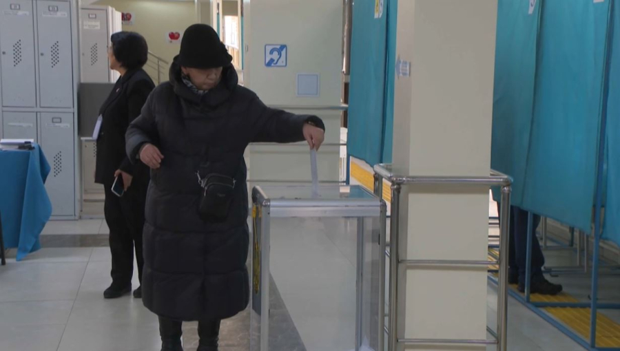 Алматыдағы референдум учаскелерінде дауыс беру жалғасуда. Live