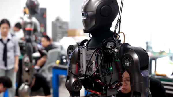 Қытайда робот-полицей қызметіне кірісті