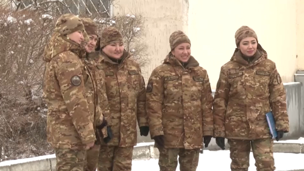 Әскери әйелдер өздеріне артылған міндетті абыроймен алып жүр