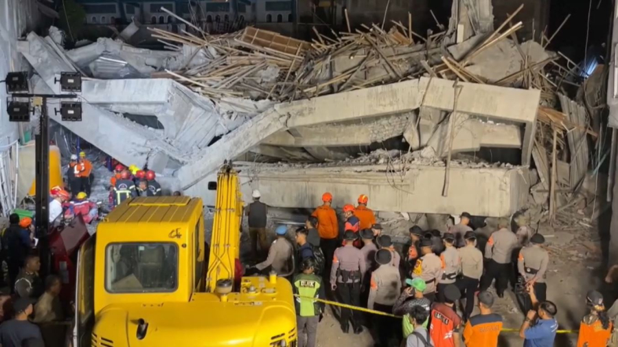 Индонезияда мектептің төбесі опырылып, бір бала қаза тапты