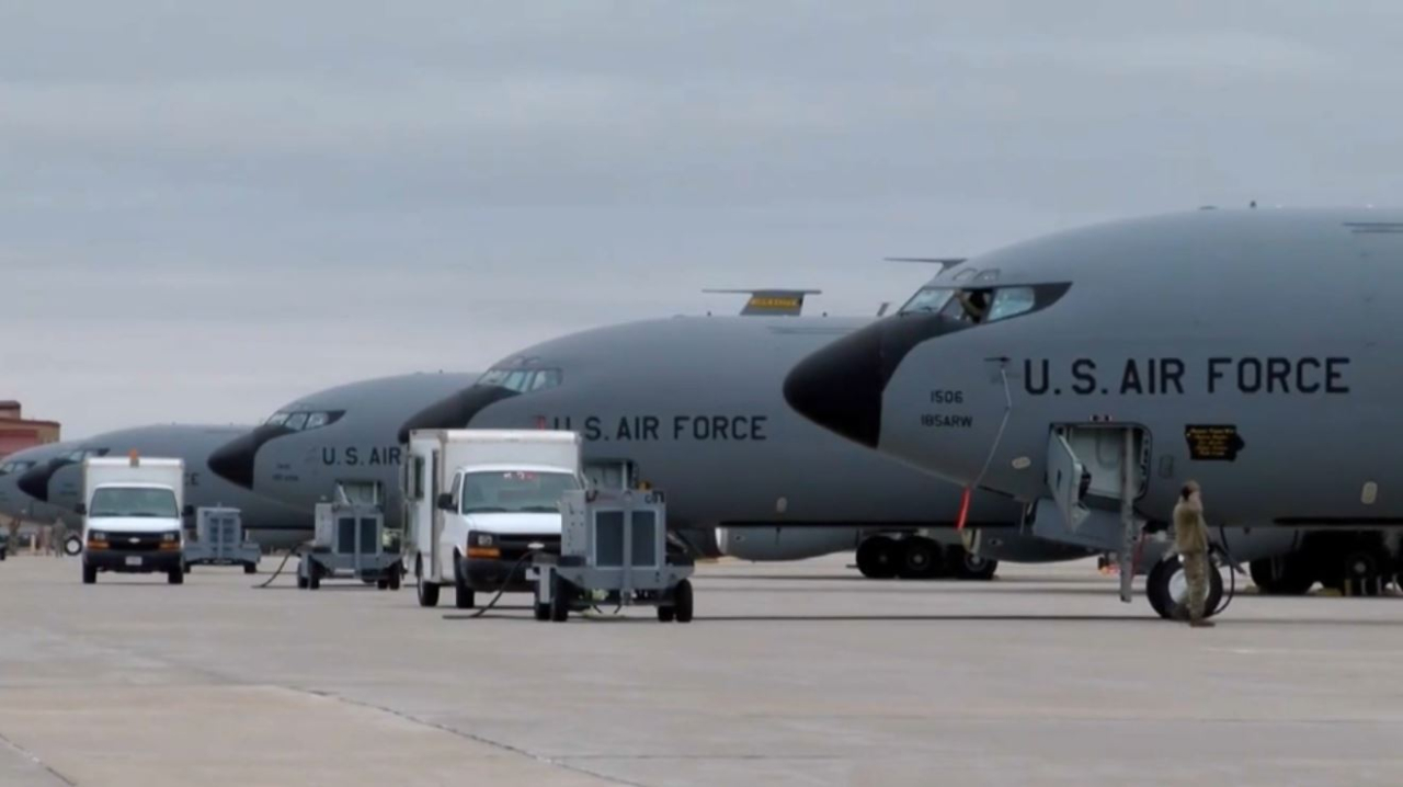 США перебросили в Европу 32 самолёта-заправщика