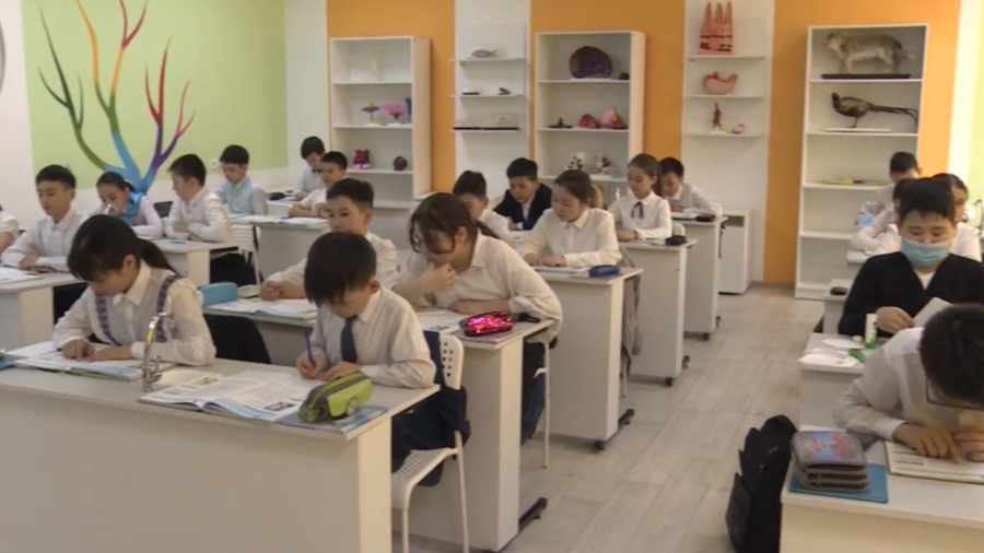 Мектептердегі тәрбие жұмысы «Адал азамат» бағдарламасына негізделеді