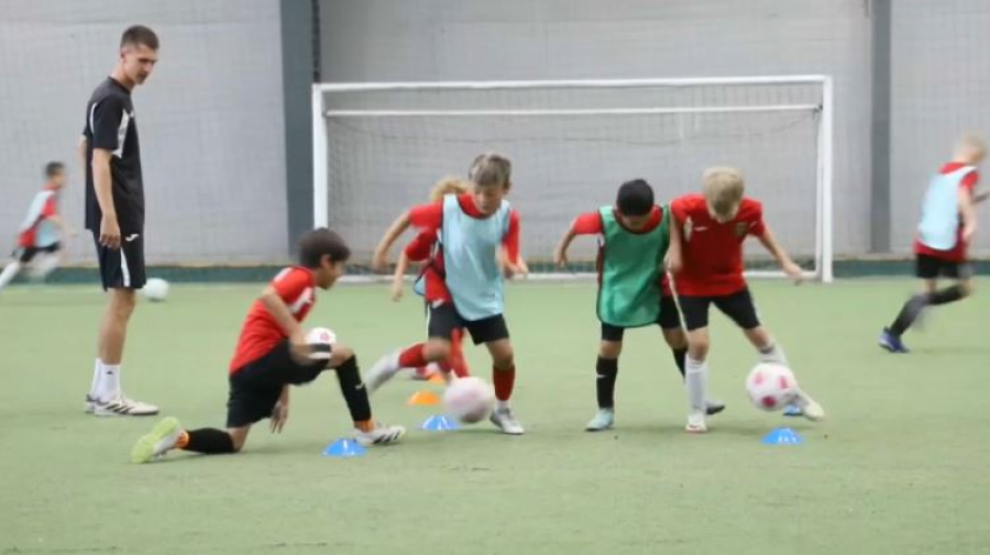 Уроки футбола введут в 10 карагандинских школах