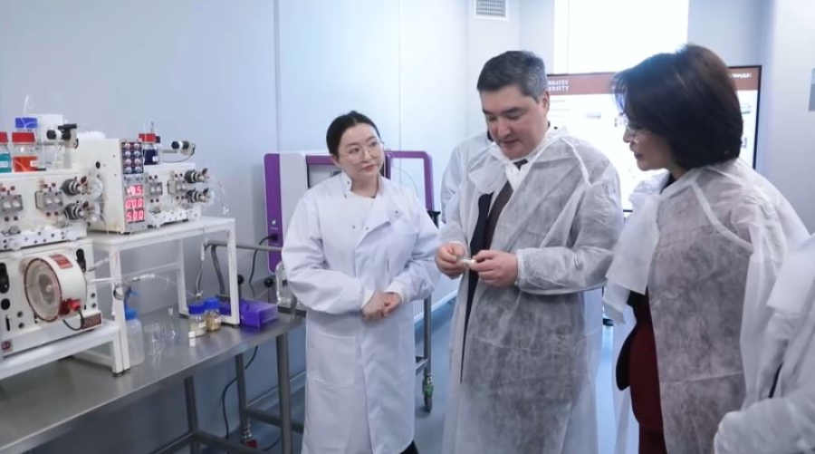Премьер ознакомился с передовыми медицинскими проектами Астаны