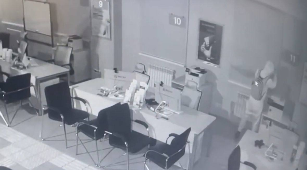 Мужчина пытался ограбить банк в Алматы