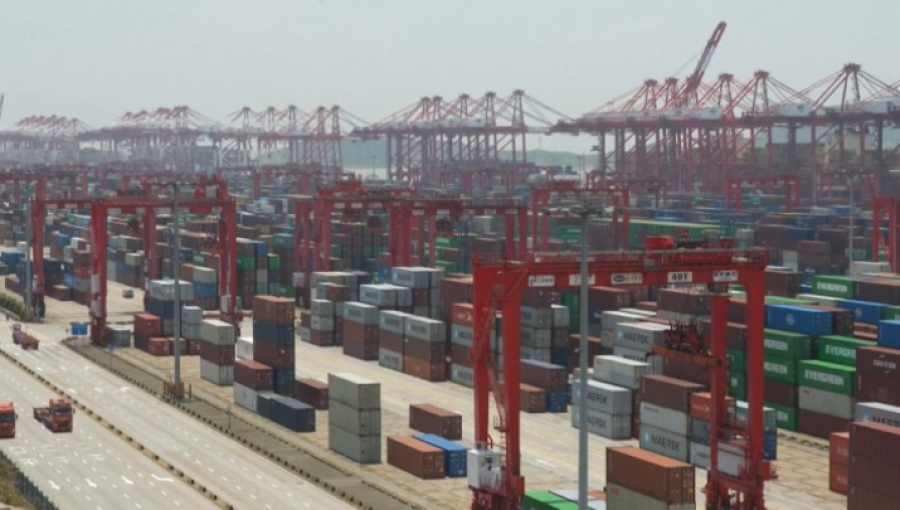 КНР на год отложила портовый сбор с судов США