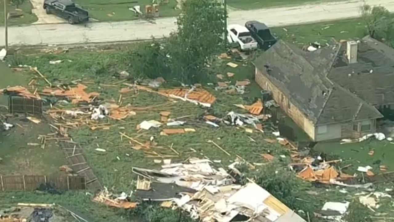 Смертельный торнадо обрушился на Техас